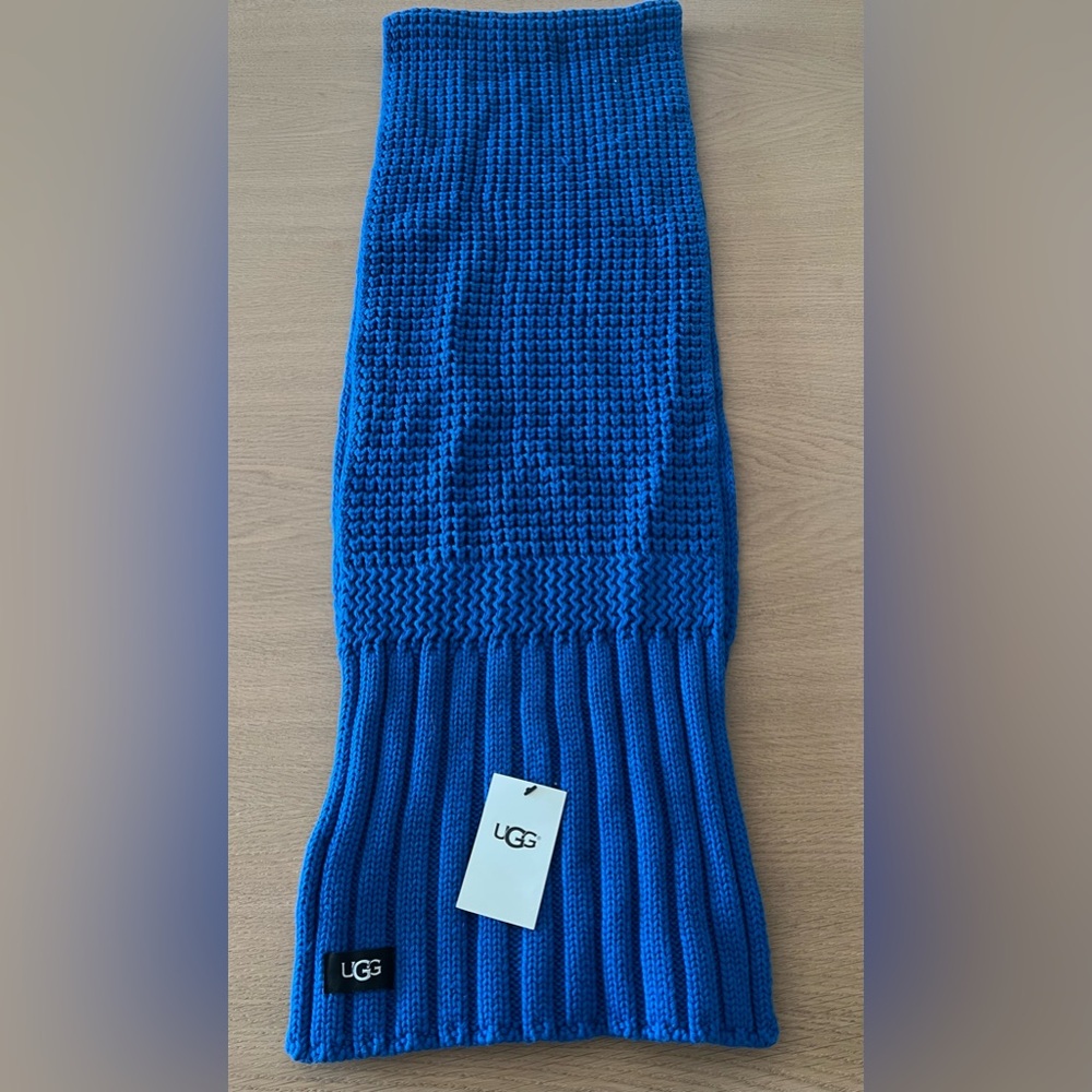 NWT* UGG Vibrant Blue Knit Scarf